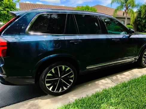 Used 2025 Volvo XC90 T8 Ultra w/ Protection Package Premier AWD/4WD image 11