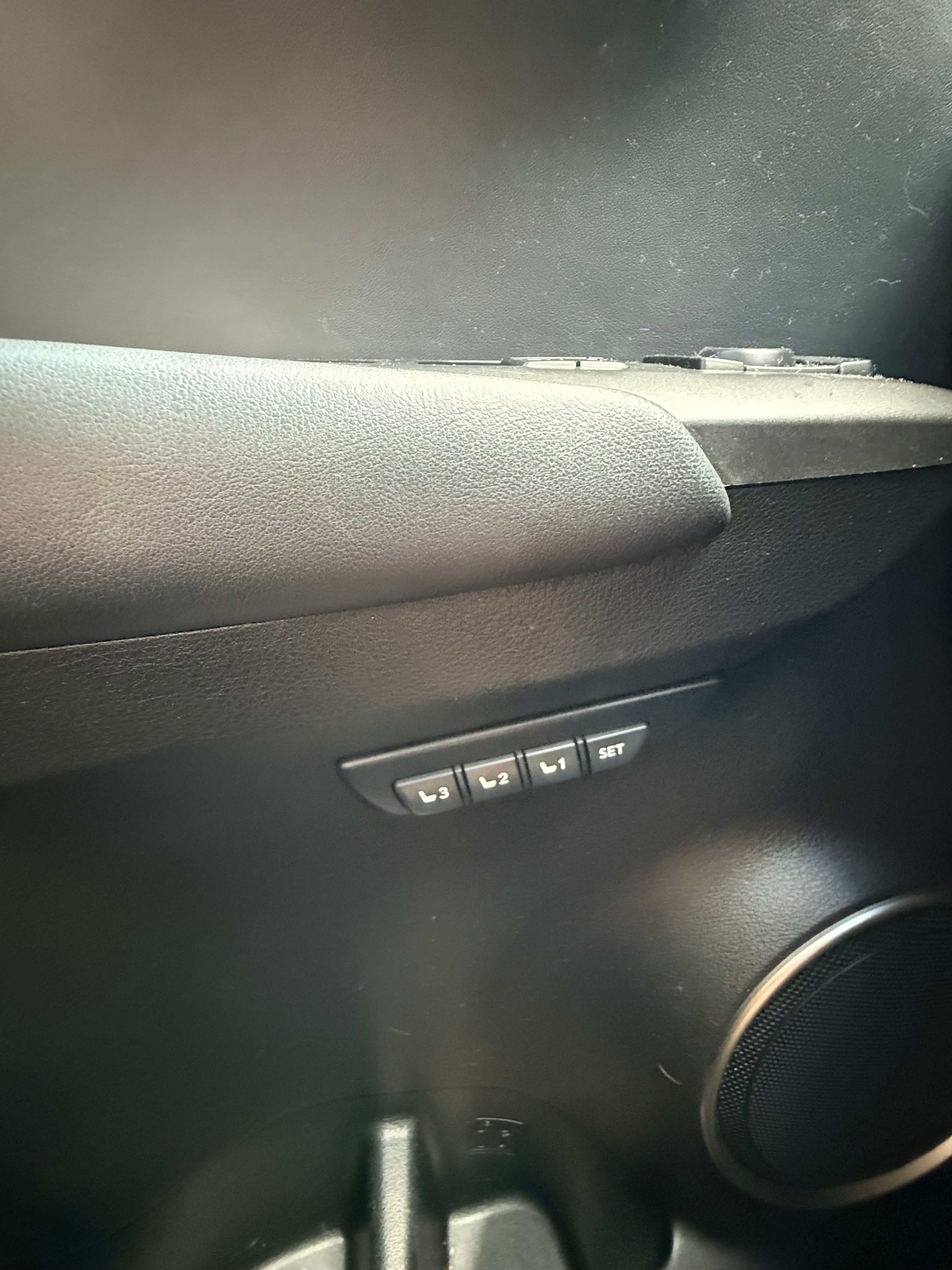 Used 2015 Lexus NX 200t FWD w/ Luxury Package image 16