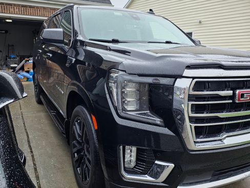 Used 2021 GMC Yukon XL SLT w/ SLT Luxury Package image 5