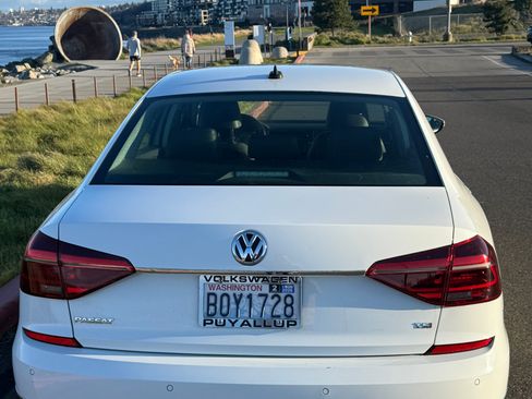 Used 2019 Volkswagen Passat 2.0T SE R-Line image 19