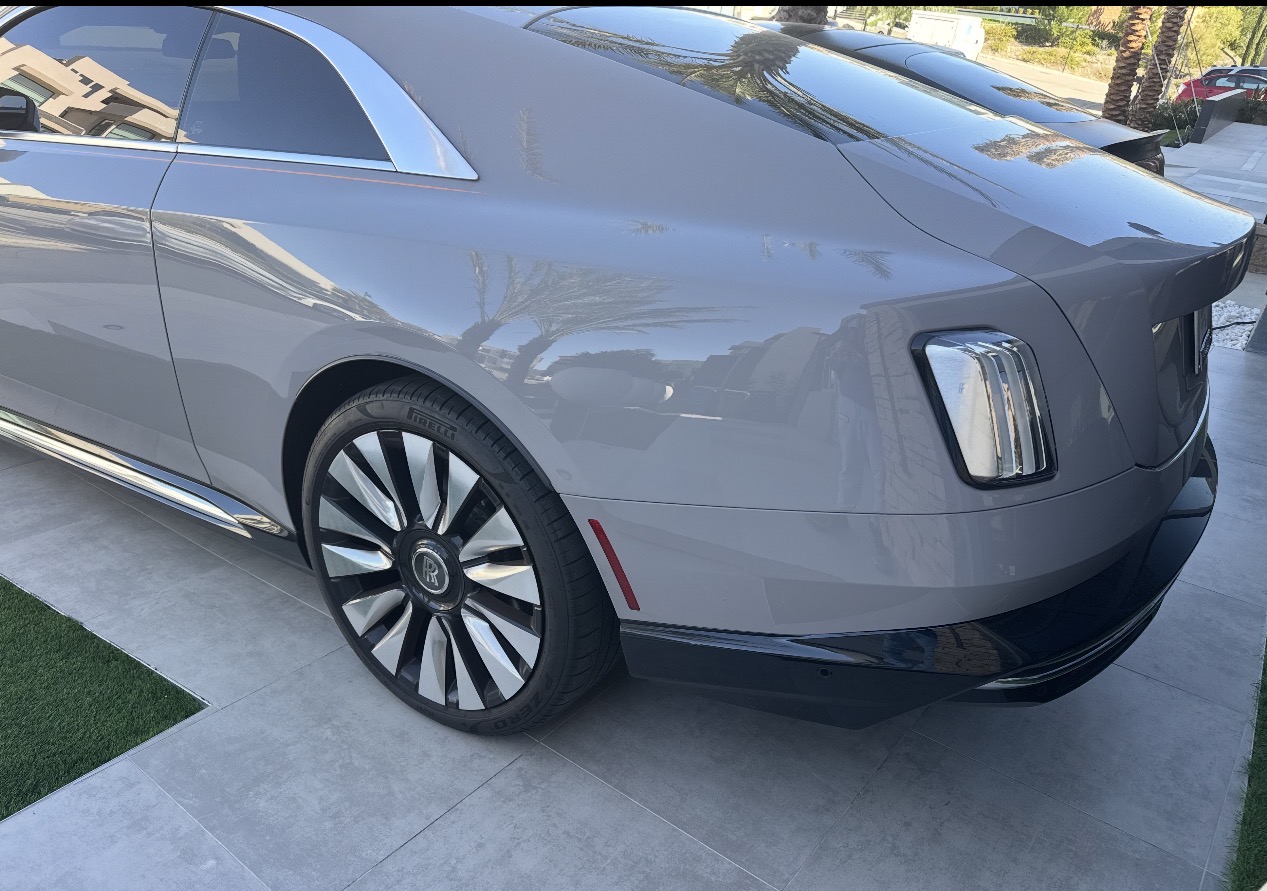 Used 2024 Rolls-Royce Spectre w/ Spectre Launch Package AWD/4WD image 4