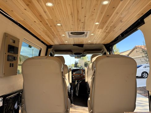 Used 2015 Mercedes-Benz Sprinter 2500 image 25