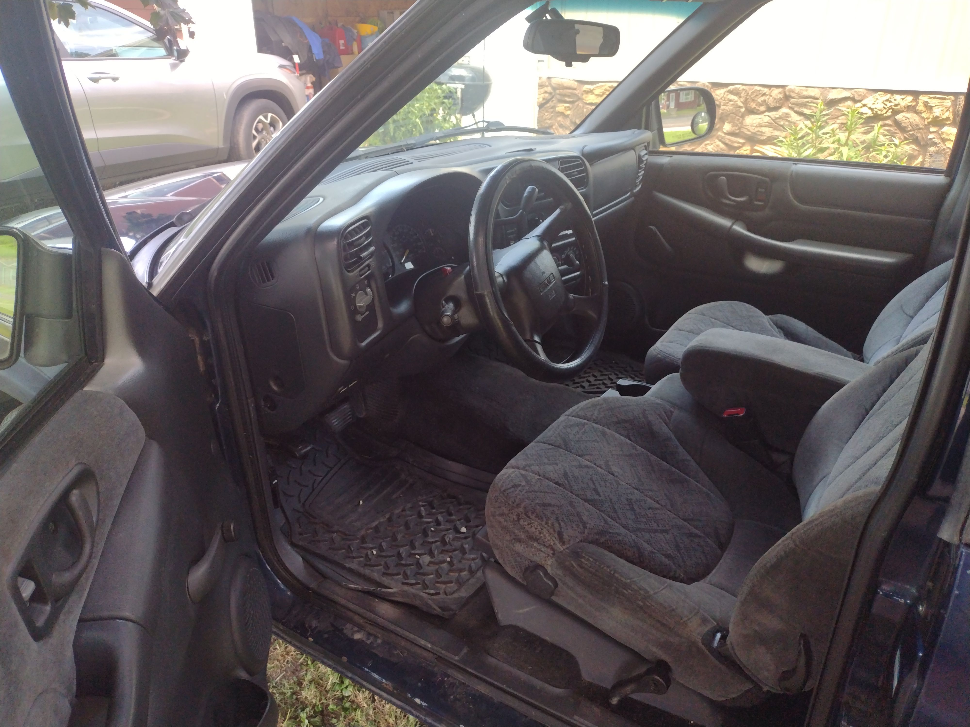 Used 2001 GMC Sonoma SLS w/ Super Spec Pkg 3 RWD image 1