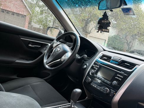 Used 2015 Nissan Altima 2.5 SV FWD image 8