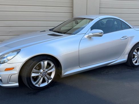 Used 2011 Mercedes-Benz SLK 300 image 22