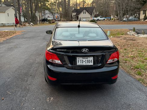 Used 2015 Hyundai Accent GLS image 8