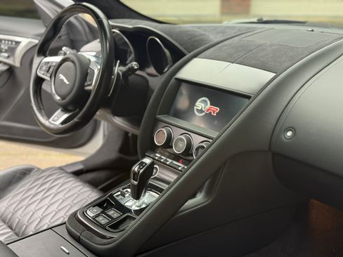 Used 2020 Jaguar F-TYPE SVR image 13