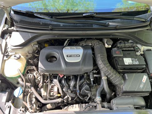 Used 2017 Hyundai Elantra Sport w/ Sport Premium Package 06 FWD image 32