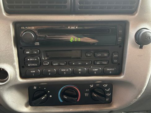 Used 2003 Ford Ranger XLT image 14