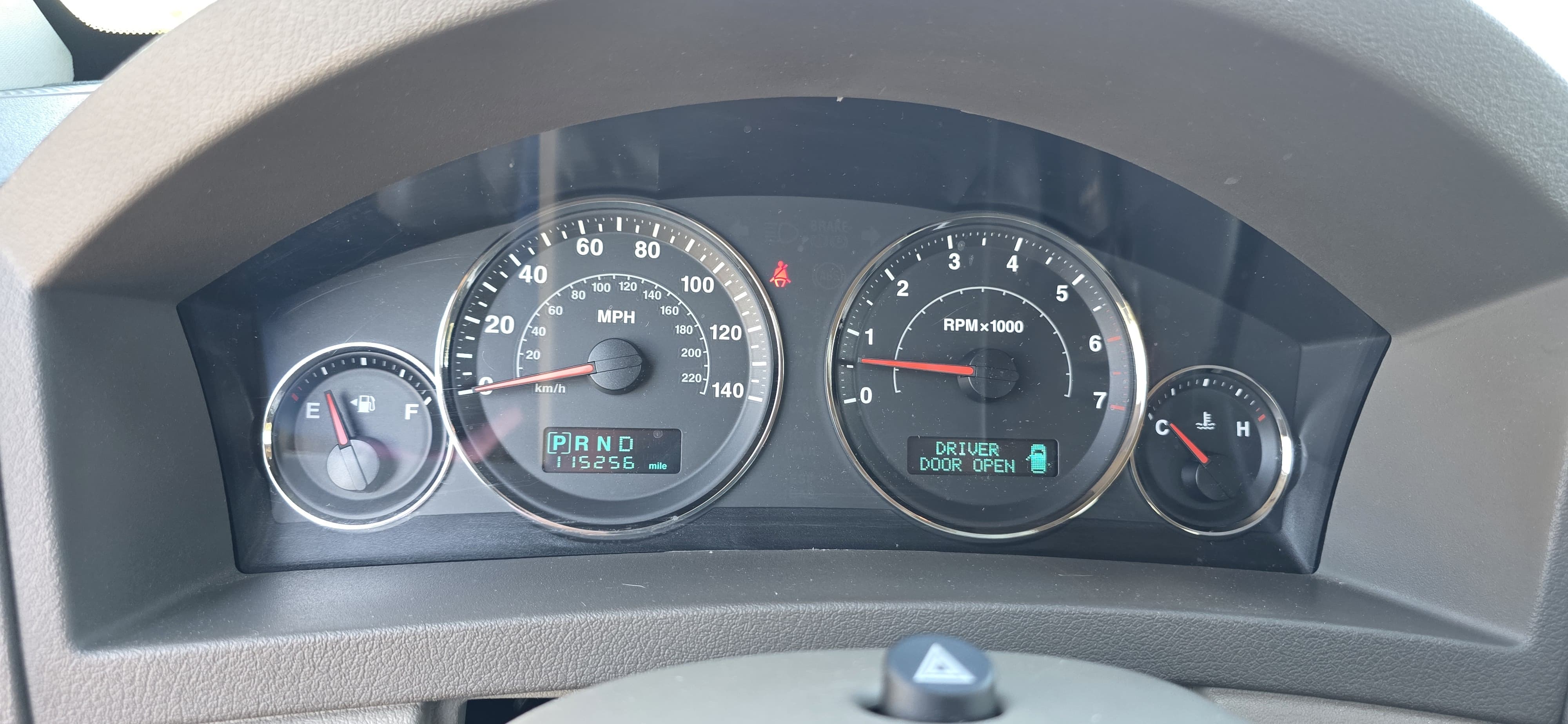 Used 2005 Jeep Grand Cherokee Limited w/ Trailer Tow Group IV AWD/4WD image 14