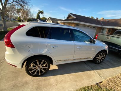 Used 2016 Volvo XC60 T5 Platinum w/ Protection Package