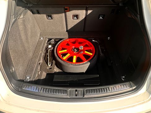 Used 2023 Porsche Macan image 8