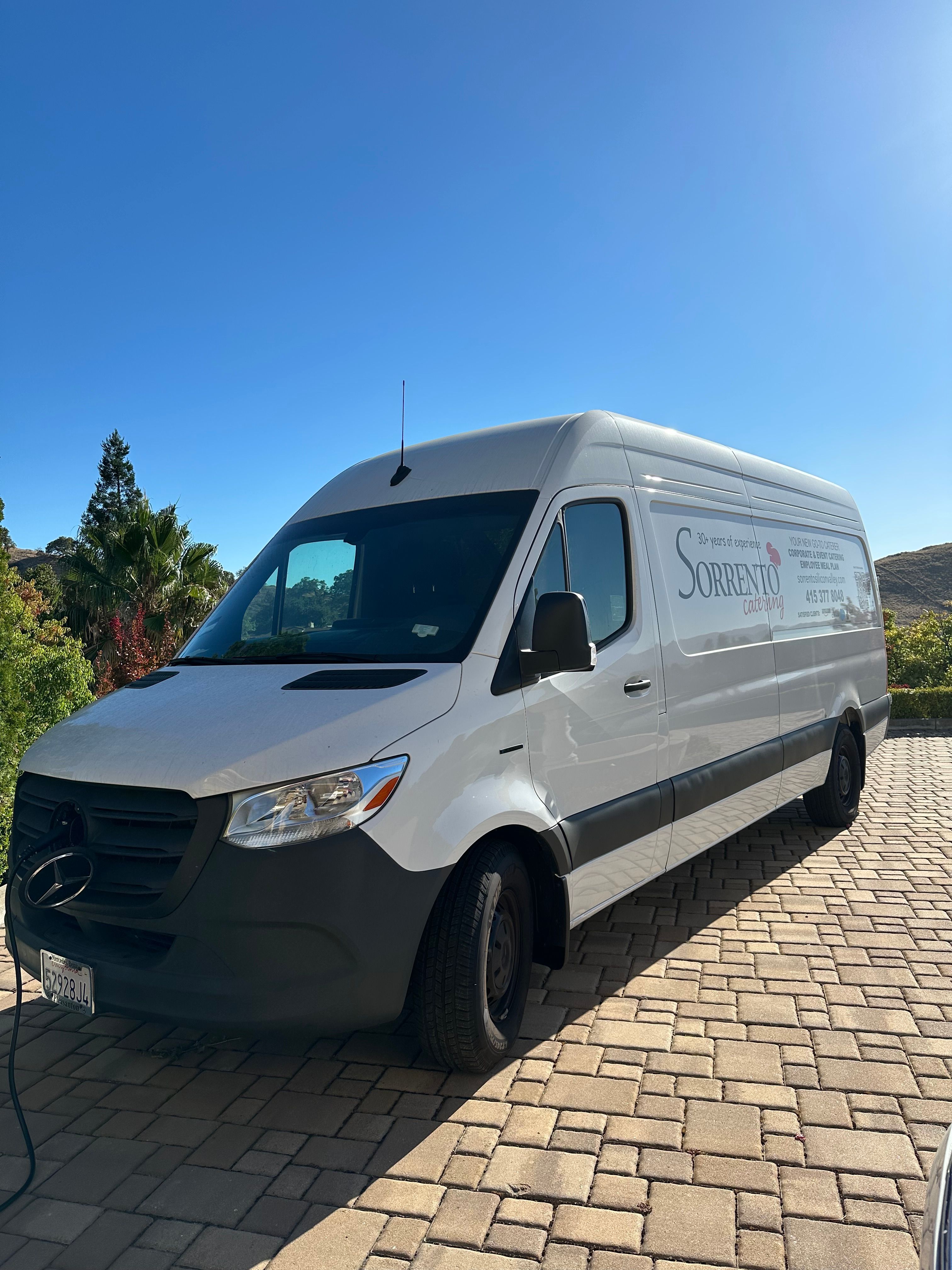 Used 2024 Mercedes-Benz eSprinter 170 Cargo image 1