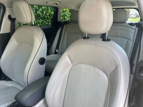 Used 2017 MINI Cooper Clubman S image 6