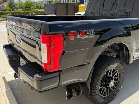Used 2017 Ford F350 Lariat w/ Chrome Package AWD/4WD image 16