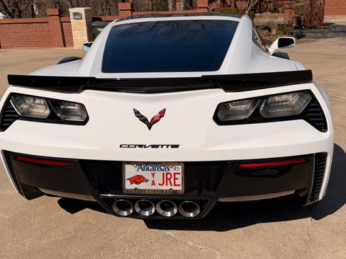 Used 2015 Chevrolet Corvette Z06 w/ 3LZ Preferred Equipment Group image 8