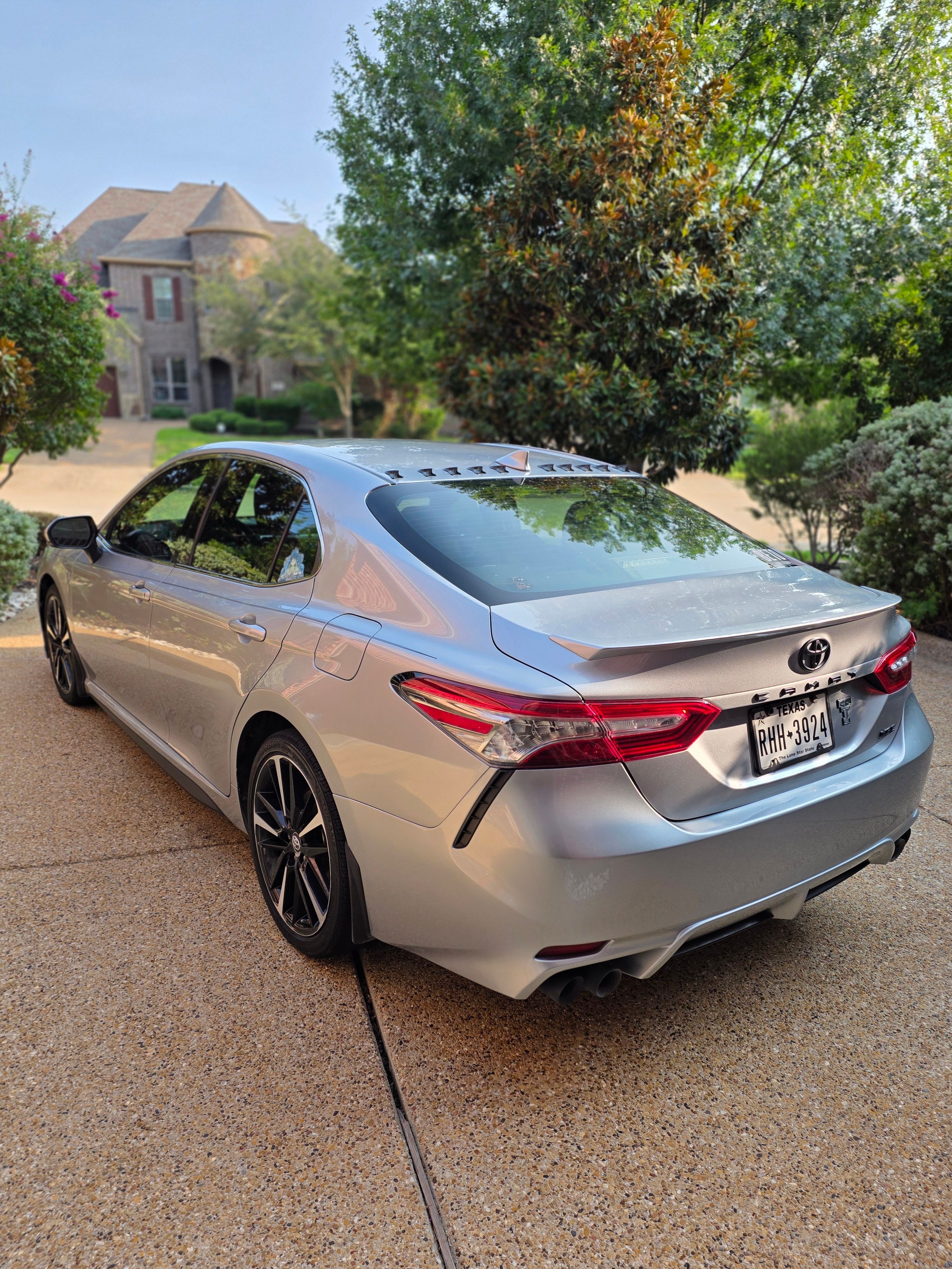 Used 2019 Toyota Camry XSE FWD image 4