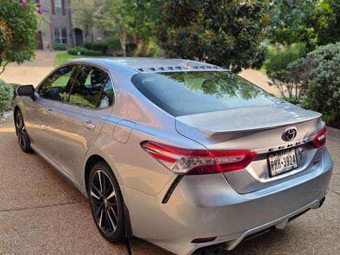 Used 2019 Toyota Camry XSE FWD image 4