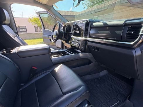 Used 2024 Ford F350 Lariat w/ Black Appearance Package AWD/4WD image 8