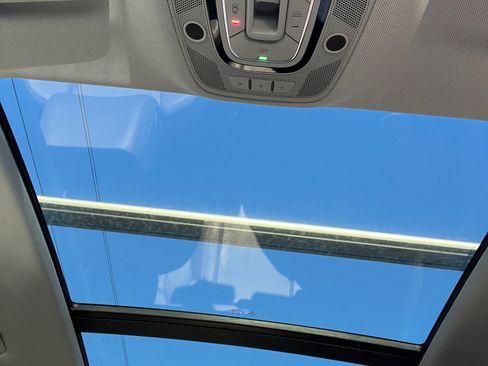 Used 2020 Audi Q5 e Premium Plus w/ Premium Plus Package image 8