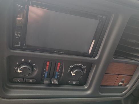 Used 2003 Chevrolet Silverado 1500 LS image 2