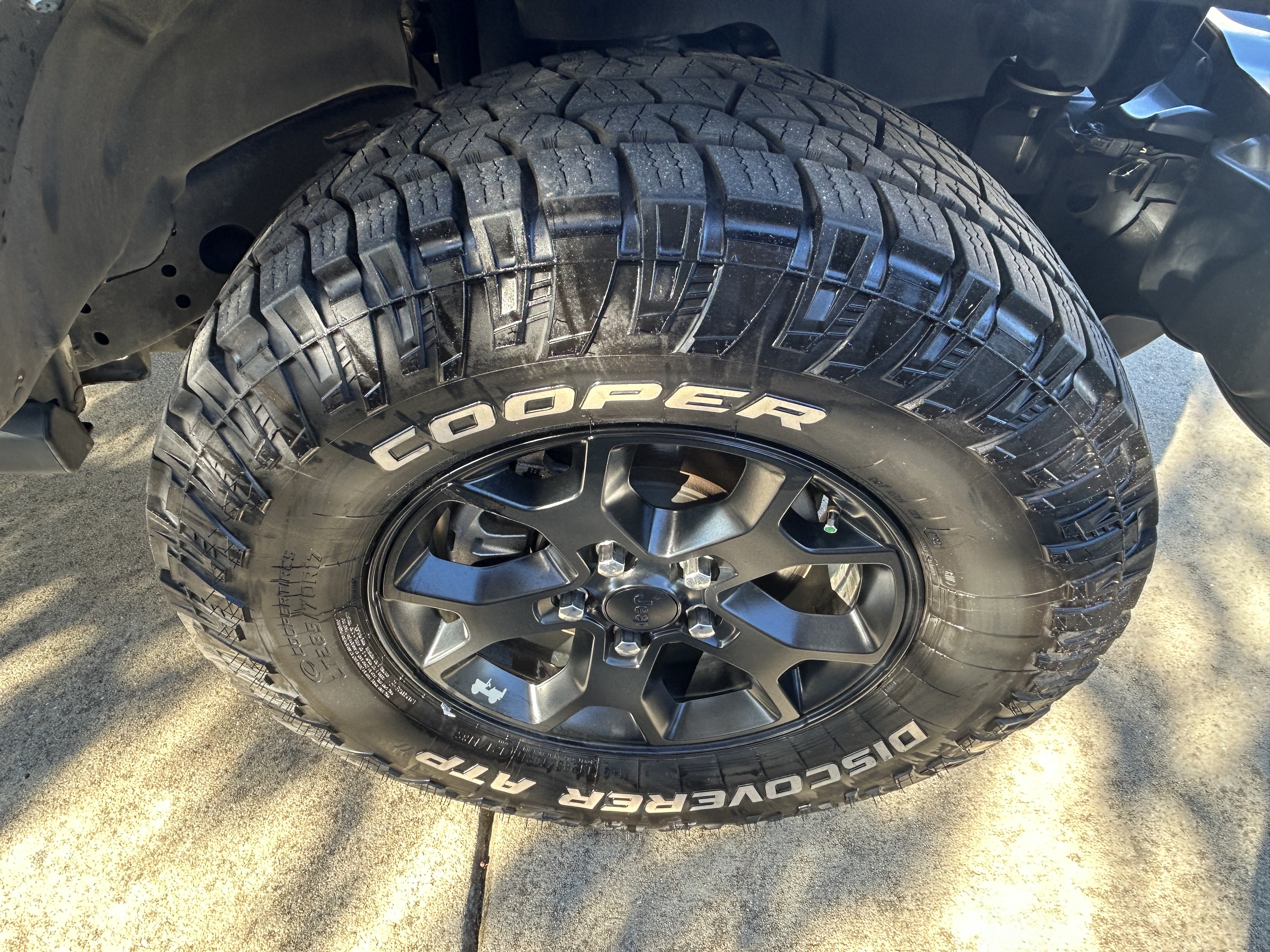 Used 2022 Jeep Wrangler Sport AWD/4WD image 21