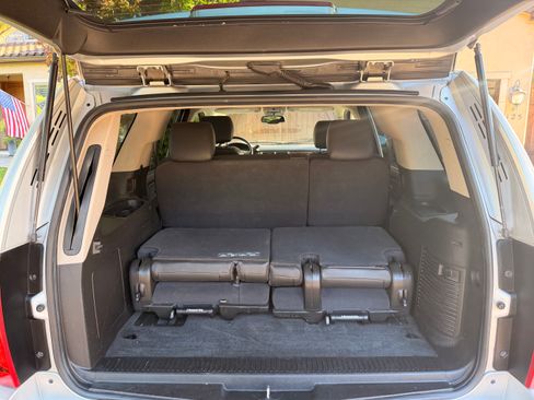 Used 2012 Chevrolet Tahoe LTZ AWD/4WD image 19