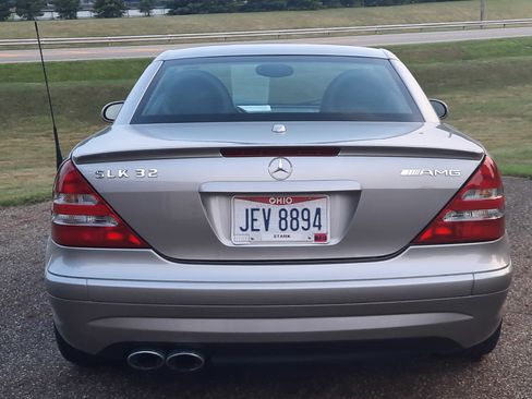 Used 2004 Mercedes-Benz SLK 32 AMG image 10