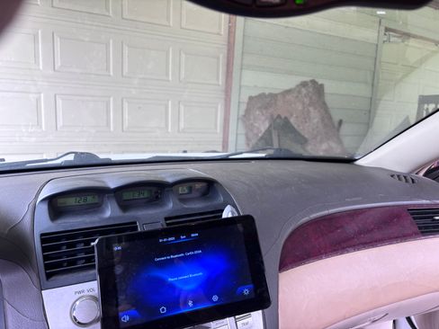 Used 2004 Toyota Solara SLE FWD image 10