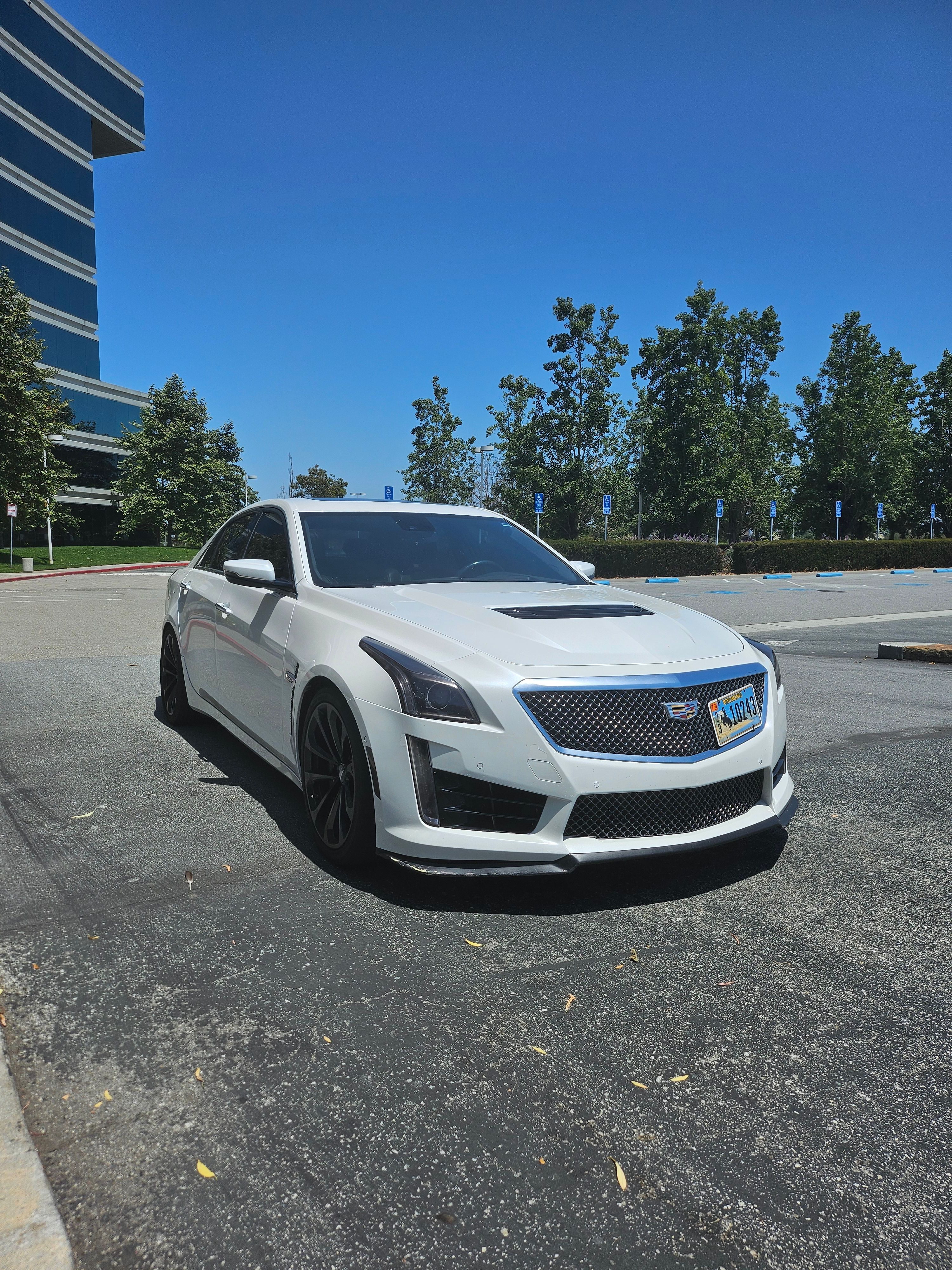 Used 2017 Cadillac CTS V w/ Luxury Package RWD image 2