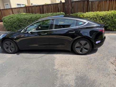 Used 2018 Tesla Model 3 Long Range image 12