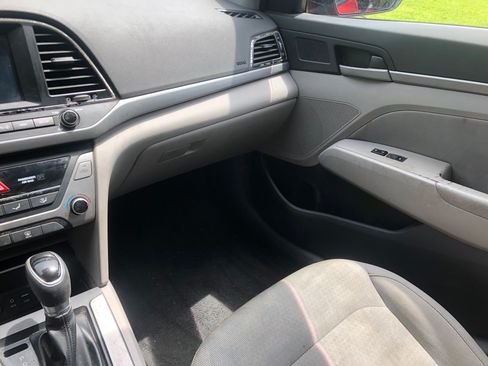 Used 2018 Hyundai Elantra SEL FWD image 6