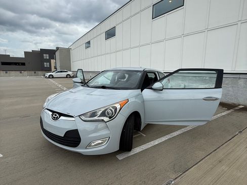 Used 2015 Hyundai Veloster RE:FLEX Edition image 6