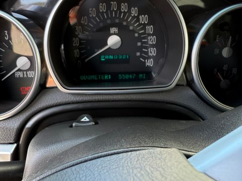 Used 2004 Chevrolet SSR w/ Preferred Equipment Group image 20