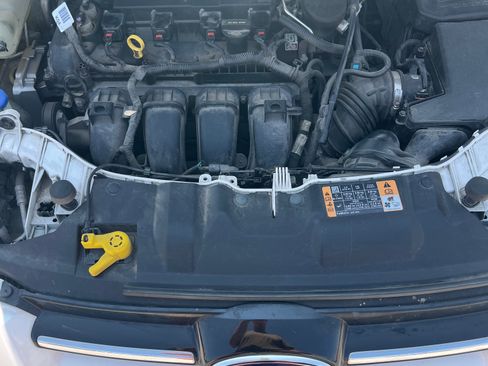 Used 2014 Ford Focus Titanium FWD image 2