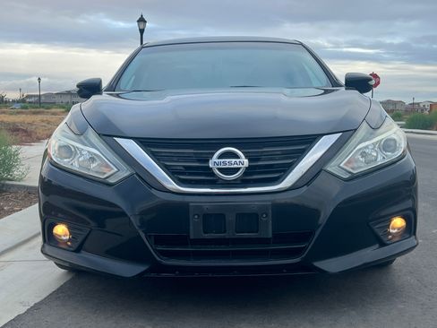 Used 2016 Nissan Altima 2.5 SL w/ 2.5 Technology Package image 1
