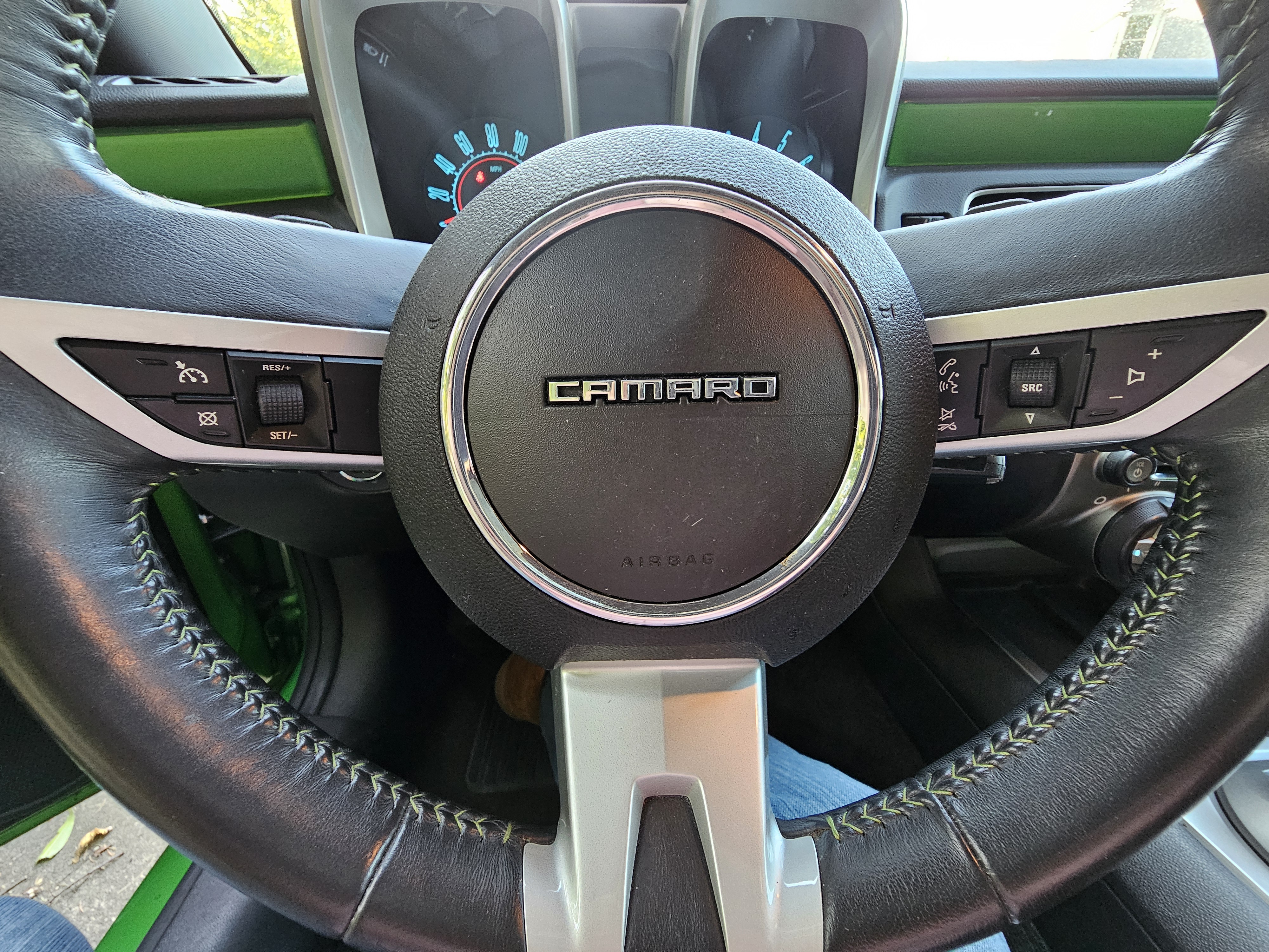Used 2010 Chevrolet Camaro LT RWD image 11
