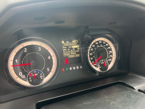 Used 2018 RAM 2500 Tradesman w/ Chrome Appearance Group AWD/4WD image 9