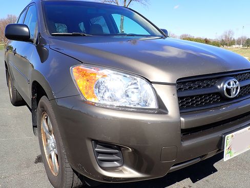 Used 2011 Toyota RAV4 4WD V6 w/ Tow Prep Pkg image 5