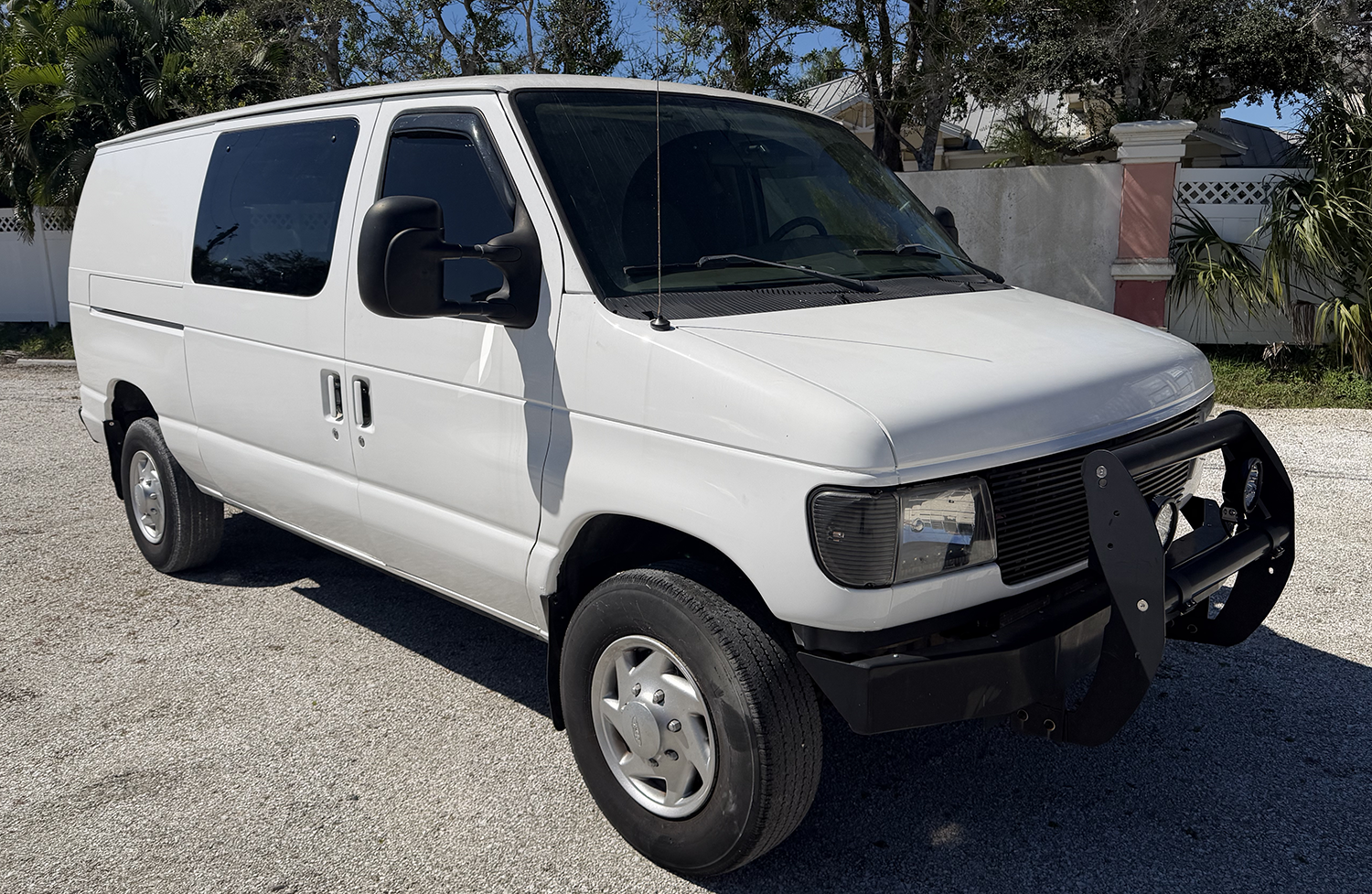 Used 2005 Ford E-350 and Econoline 350 Super Duty RWD image 1