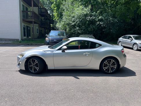 Used 2013 Scion FR-S RWD image 5