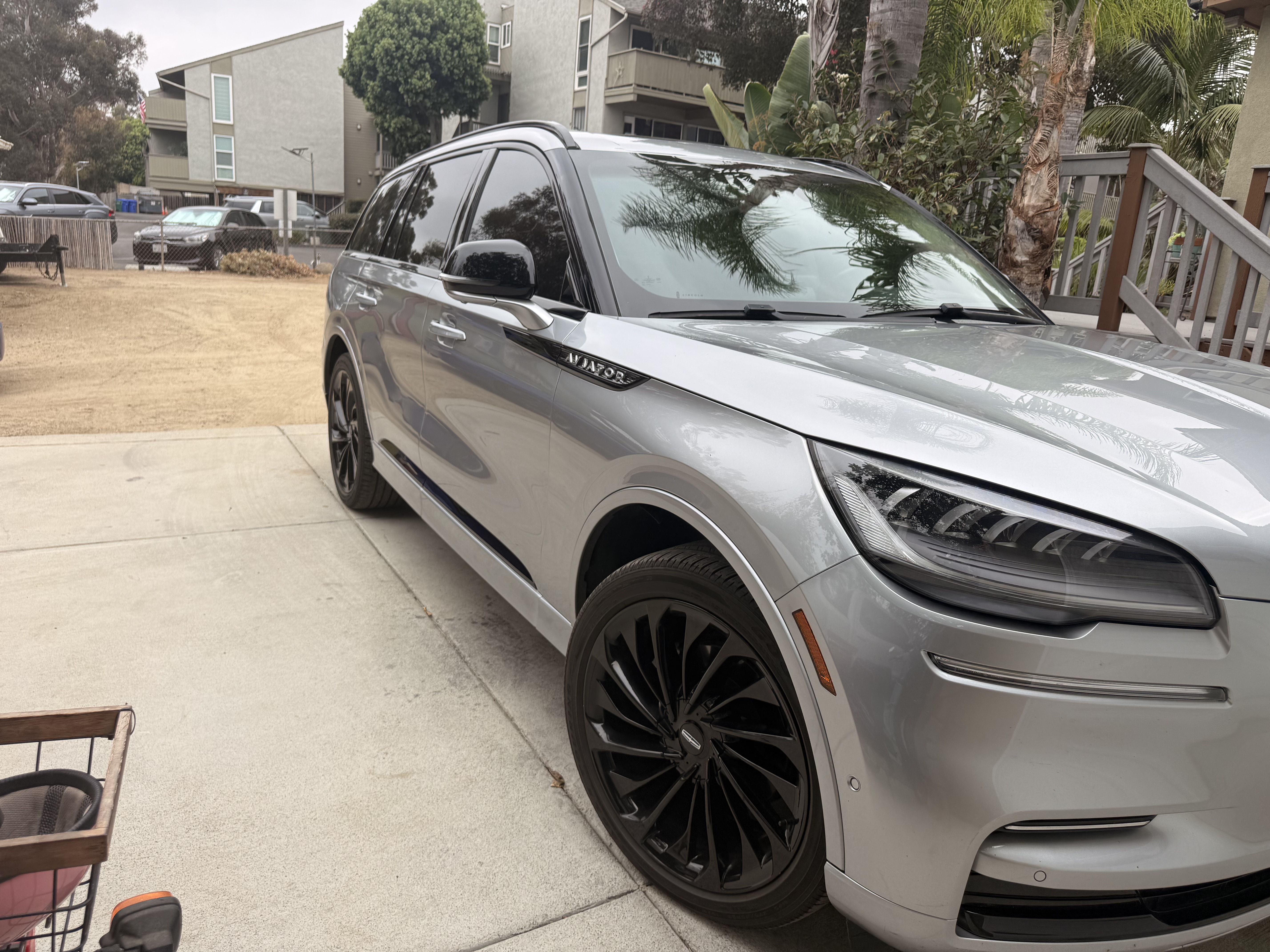 Used 2023 Lincoln Aviator Reserve w/ Equipment Group 201A AWD/4WD image 6