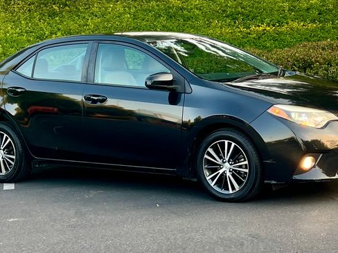 Used 2016 Toyota Corolla LE FWD image 6