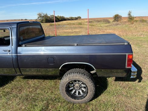 Used 1993 Dodge D/W Truck 250 image 4