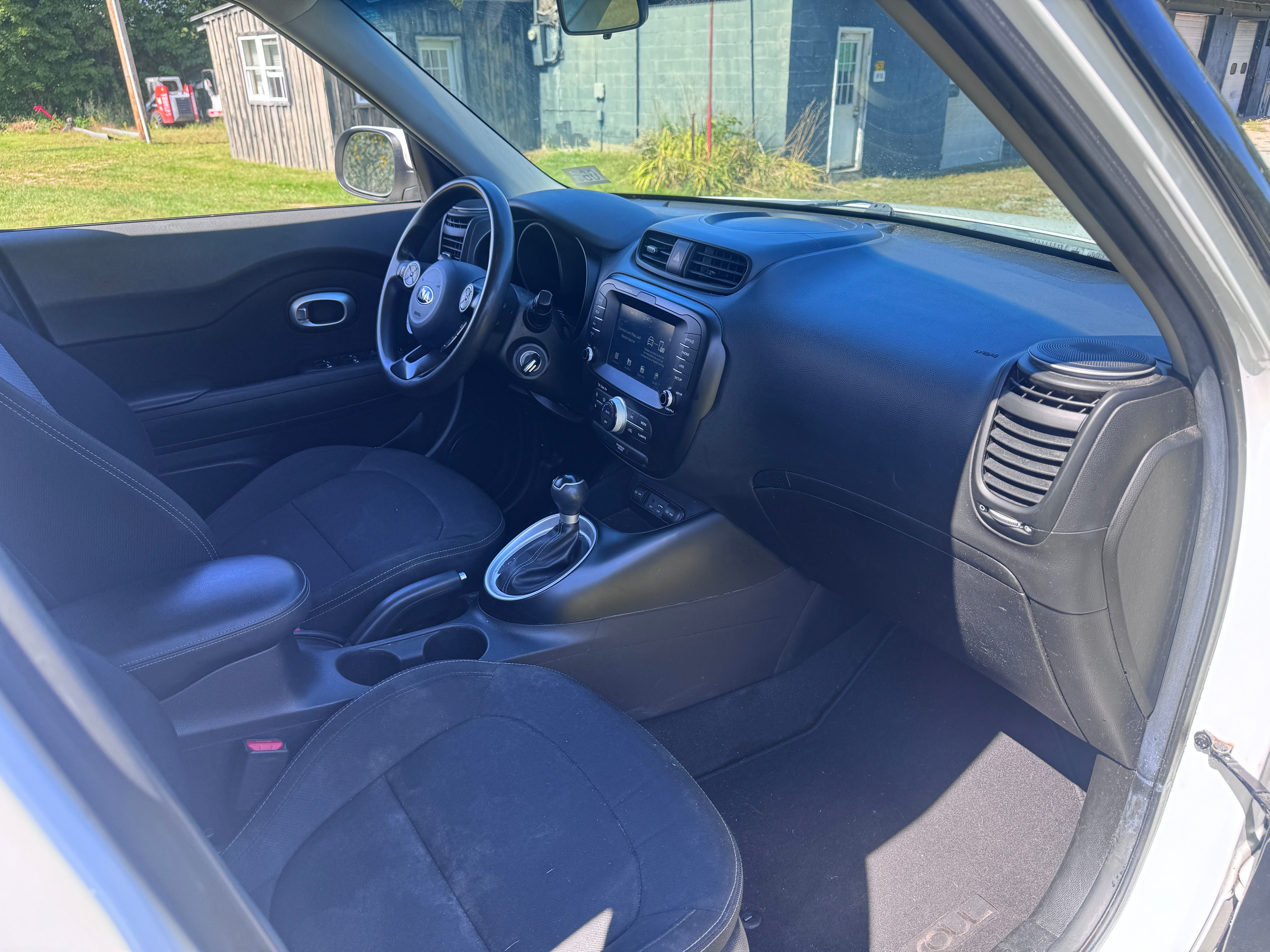 Used 2018 Kia Soul + FWD image 13