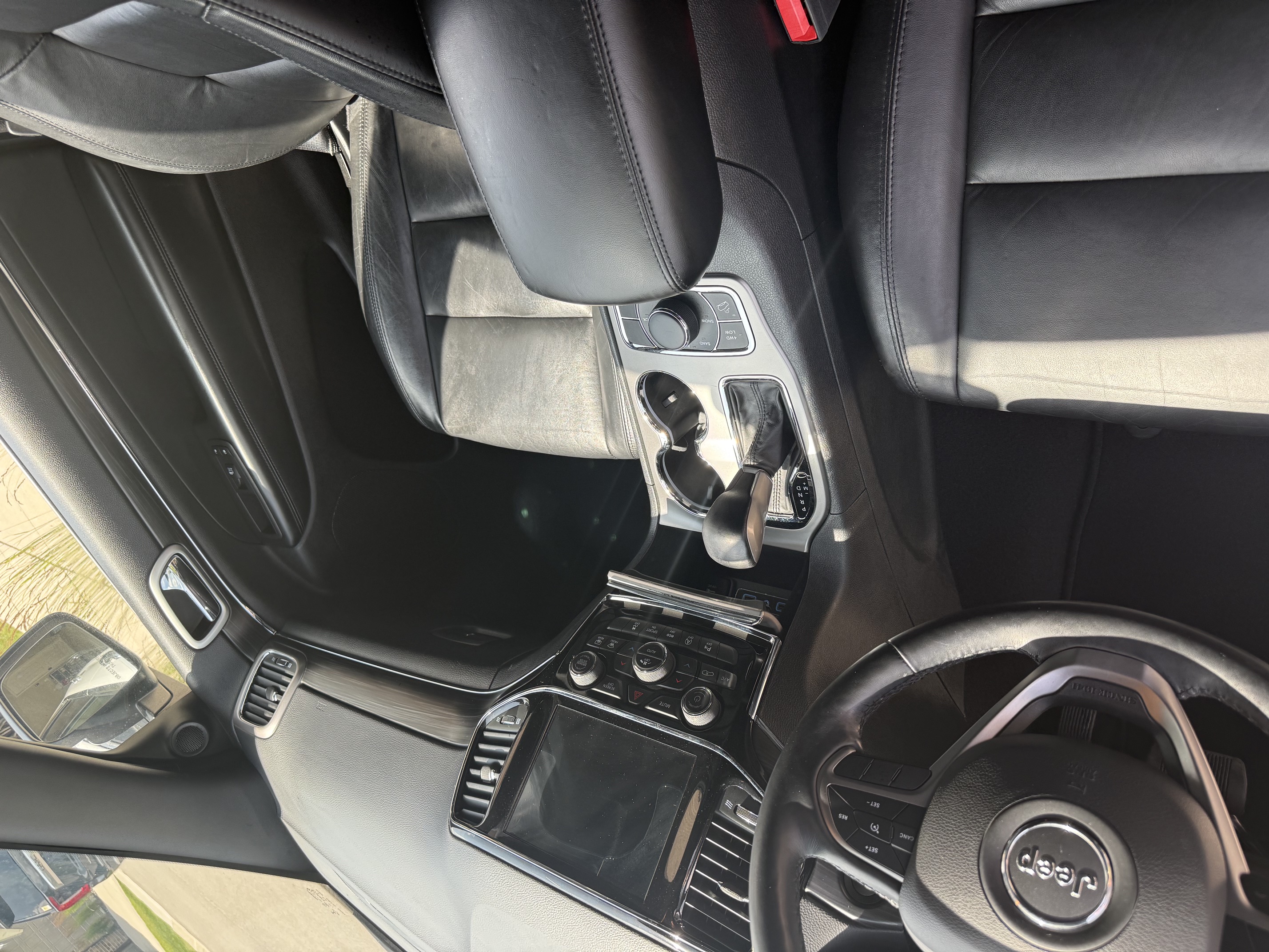 Used 2020 Jeep Grand Cherokee Limited AWD/4WD image 4