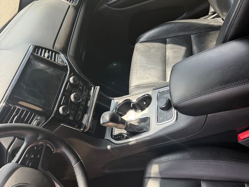 Used 2020 Jeep Grand Cherokee Limited AWD/4WD image 4