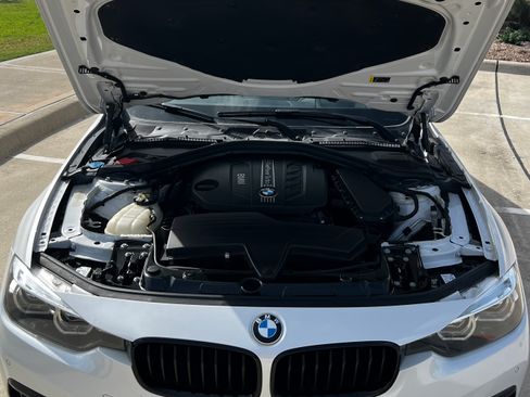 Used 2018 BMW 328d Sedan w/ Premium Package RWD image 11