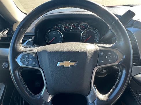 Used 2018 Chevrolet Suburban Premier image 21