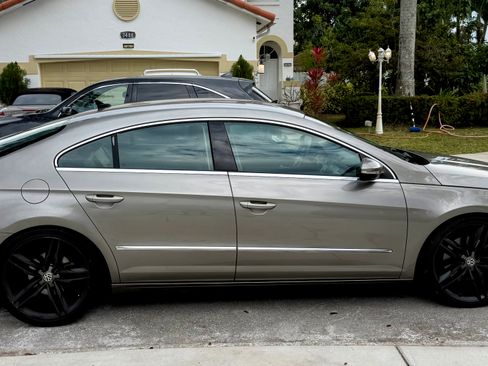 Used 2010 Volkswagen CC Sport image 8
